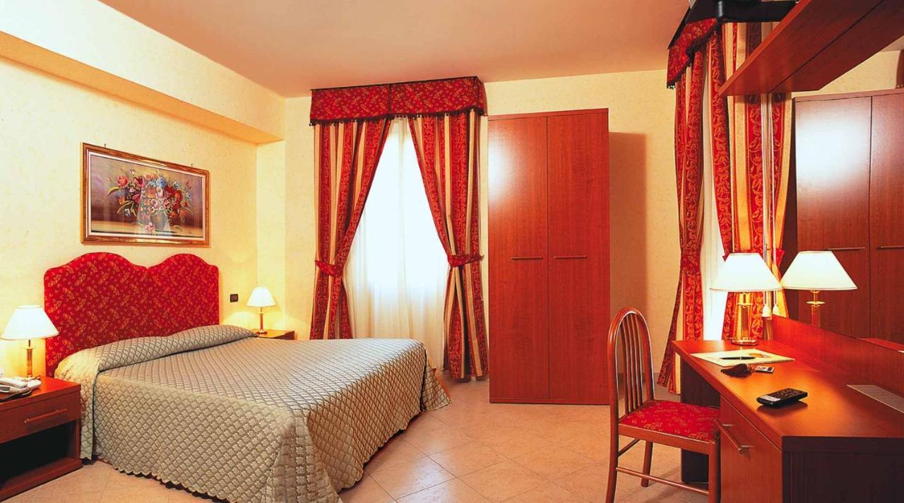 Stromboli Hotel 3*